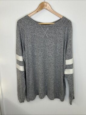 78&Sunny Gray Long-Sleeve Crewneck Top w/White Sleeve Stripes 78 & Sunny